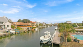 Holiday House - 5BR on canal in Holiday Isle in Destin